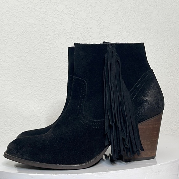 STEVE MADDEN FAULKNER BLACK SUEDE WESTERN FRINGED HEELED ANKLE BOOTS **NWOT** - Picture 5 of 13